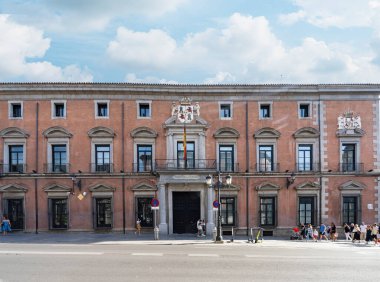 Madrid, İspanya, Eylül 2022 Şehir Merkezi 'ndeki Eyalet Konseyi binasının dış görünüşü.