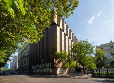 Madrid, İspanya, Eylül 2022. Şehir merkezindeki Donanma Müzesi binasının dış cephesi.