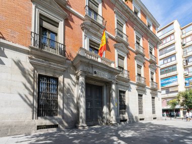 Madrid, İspanya, Eylül 2022 İspanya Adalet Bakanlığı 'nın şehir merkezindeki dış görünüşü.