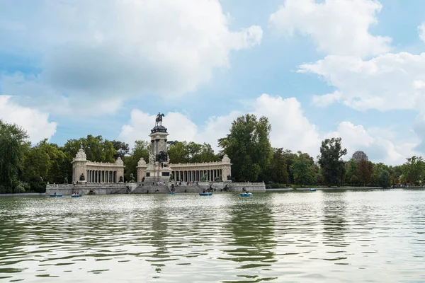 Madrid Španělsko Září 2022 Jezero Parku Buen Retiro Centru Města — Stock fotografie