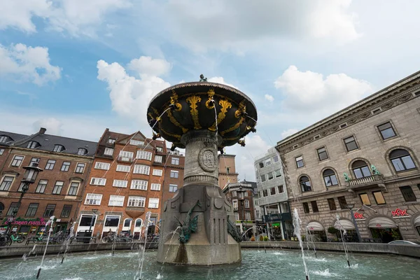 丹麦哥本哈根 2022年10月市中心Vestergade广场的慈善之泉 — 图库照片