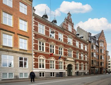 Kopenhag, Danimarka. Ekim 2022 'de Arnavutluk büyükelçiliği ve Kosova' nın şehir merkezindeki konsolosluğuna ev sahipliği yapan binanın manzarası