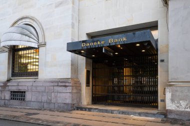 Kopenhag, Danimarka. Ekim 2022 'de şehir merkezindeki Danske Bank binasının açık hava sineması.