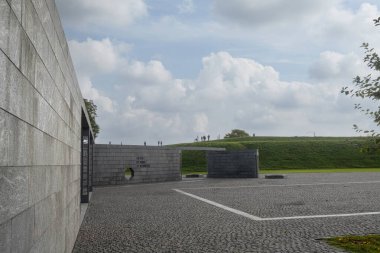 Kopenhag, Danimarka. Ekim 2022. 1948 'den sonra Danimarka Anıtı' nın şehir merkezindeki Kastellet Kalesi 'ndeki uluslararası faaliyetlerinin görüntüsü