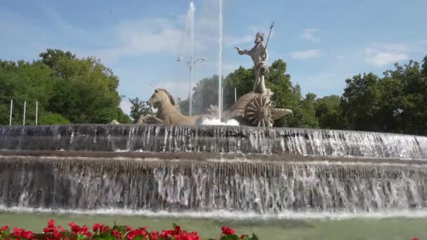 2022年9月 西班牙马德里市中心齐贝勒斯喷泉的景观 — 图库视频影像