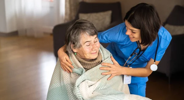 Happy retired woman and trust between doctor and patient. — Stock Photo, Image