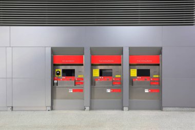 Tren bileti otomatları, banliyö tren sistemi için bilet otomatları..
