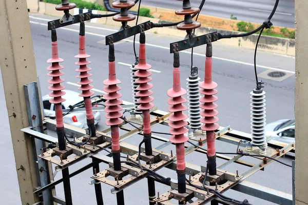 Электрические Изоляторы Напряжение Высоковольтная Силовая Трансформаторная Подстанция — стоковое фото