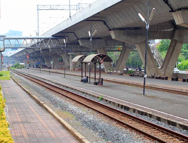Suburb Empty Railway Station Platform Intercity Expressway — Stockfoto