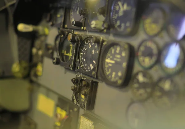 Sekély Összpontosítás Légi Jármű Pilótafülke Műszerek Vezérlőpult Régi Repülőgép Pilótafülkében — Stock Fotó