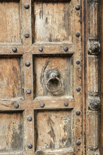 Detalhe Perto Porta Madeira Mossy Weathered Grunge Porta Madeira Vintage — Fotografia de Stock