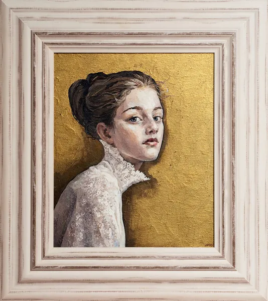 Dipinto ad olio incorniciato. Ritratto di ragazza su sfondo oro. — Foto Stock