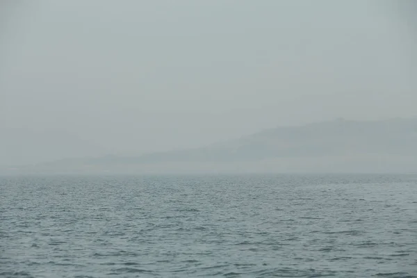 Mar Nevoeiro Linha Horizonte Dissolvendo Nevoeiro Mar Irlanda Nevoeiro Clima — Fotografia de Stock