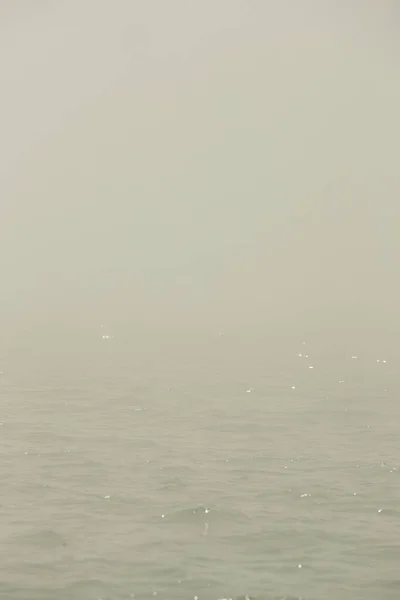 Mar Nevoeiro Linha Horizonte Dissolvendo Neblina Mar Irlanda Nevoeiro Clima — Fotografia de Stock