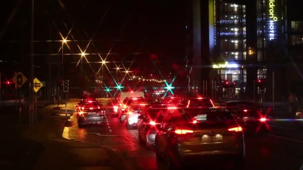 Tallaght Irlanda 2020 Engarrafamento Noturno Estrada Iluminado Por Lanternas Forma — Vídeo de Stock