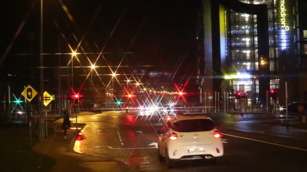 Tallaght Irlanda 2020 Engarrafamento Noturno Estrada Iluminado Por Lanternas Forma — Vídeo de Stock