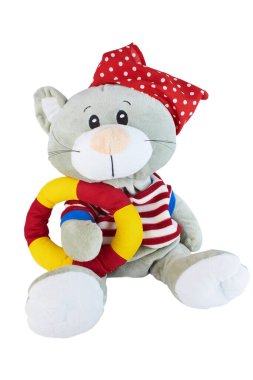 Gri kedi. Sebze şeklinde peluş bir oyuncak. Gölgesiz beyaz arkaplanda izole.