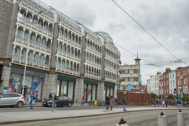 Dublin, İrlanda - 04.10.2022: Dublin, İrlanda Cumhuriyeti, Avrupa 'daki St. Stephen' s Green Shopping Centre