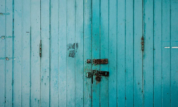 Fundo Portas Madeira Azul Velho Sujo Com Textura Áspera Fechada — Fotografia de Stock