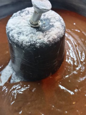 Abartma. Pasta pişirme fotoşoplama serisi.