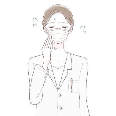 Dokumasız maske taktığı için buhardan muzdarip bir kadın doktor. Beyaz arkaplanda.