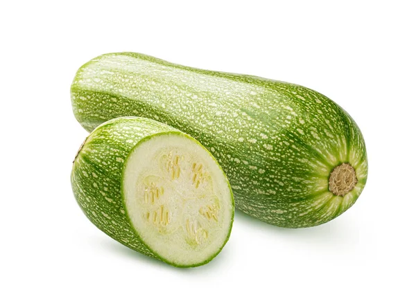 Grüne Zucchini mit Scheibe isoliert auf weißem Hintergrund — Stockfoto