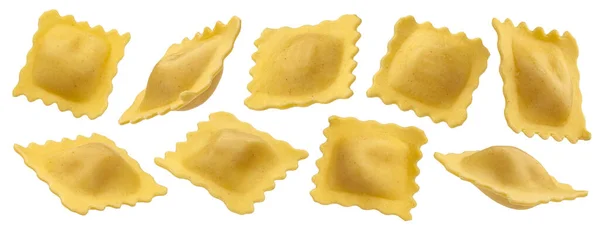 Pasta italiana de ravioles aislada sobre fondo blanco —  Fotos de Stock
