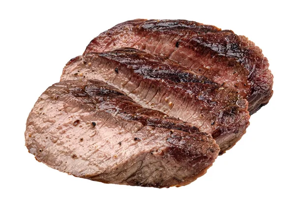 Gesneden rundvlees biefstuk geïsoleerd op witte achtergrond — Stockfoto