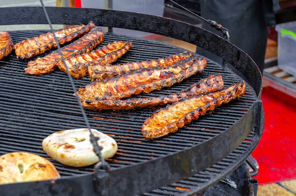 Grilled Meat Ribs Barbecue Grilled Cooking Meat Coals Delicious Juicy — Photo