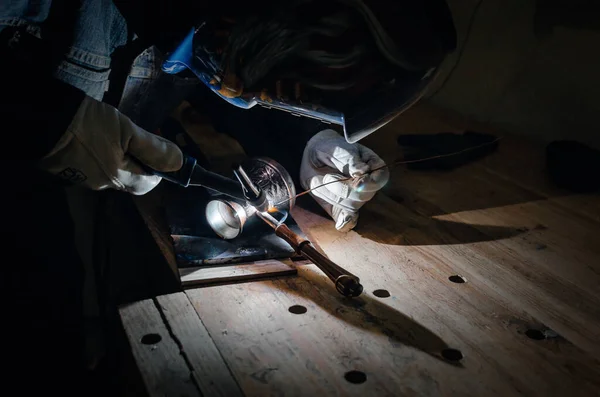 Reparation Kaffeturk Genom Svetsning Master Mask Och Handskar Svetsarbeten — Stockfoto