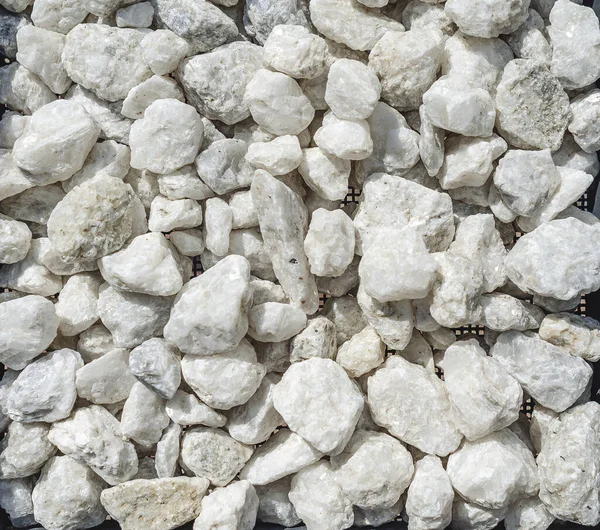 Beyaz Tuzlu Sert Taşlar Kaba Yapıdan Bir Sürü Küçük Taş — Stok fotoğraf