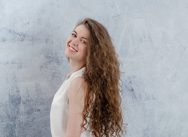 Portrait Charming Young Woman Long Curly Dark Hair Standing Side — Stock Photo, Image