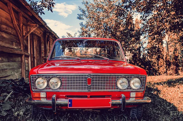Front View Red Vintage Lada Car Countryside Old Wooden Barn — Stock Photo, Image