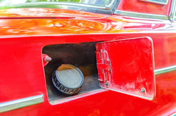 Open Fuel Tank Lada Car Car Refueling Close Old Red — Stok fotoğraf