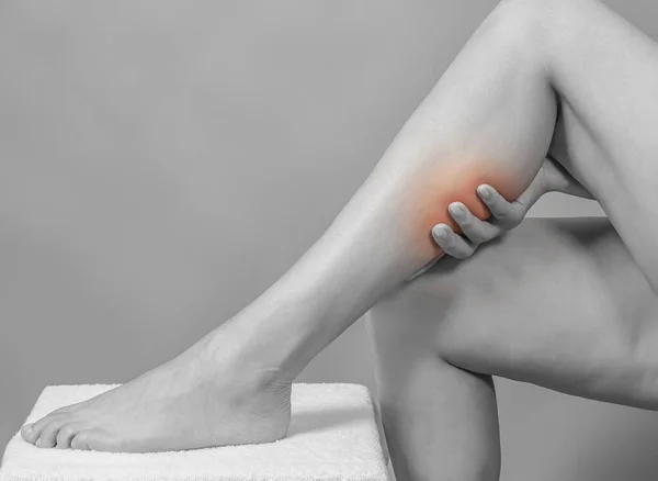 Naked Female Long Legs Hand Massages Leg Smooth Skin Legs — Foto de Stock