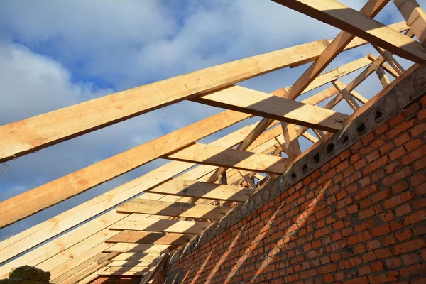 Construção Telhados Close Construção Casa Com Estrutura Madeira Telhado Inacabado — Fotografia de Stock