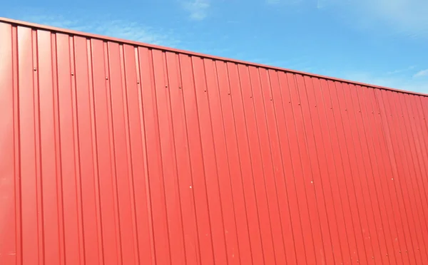 High Red Privacy Fence Metal Profile Fence Panels —  Fotos de Stock