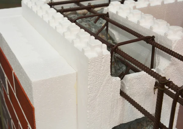 Detailní Záběr Izolované Betonové Stěny Icf Expandovanou Polystyrenovou Izolací Ocelová — Stock fotografie