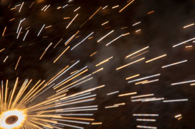 Diwali bir ışık festivali ve Hindular tarafından kutlanan en büyük festivallerden biridir, Diwali 