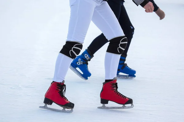 Mensen Schaatsen Een Ijsbaan Hobby Vrije Tijd Wintersport — Stockfoto
