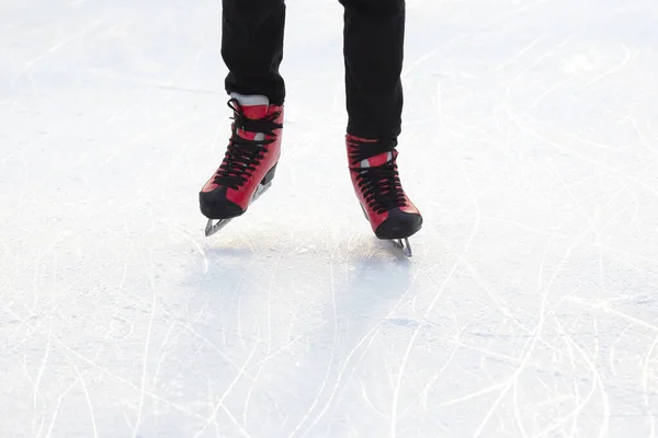 Voeten Schaatsen Van Een Persoon Rollend Ijsbaan — Stockfoto