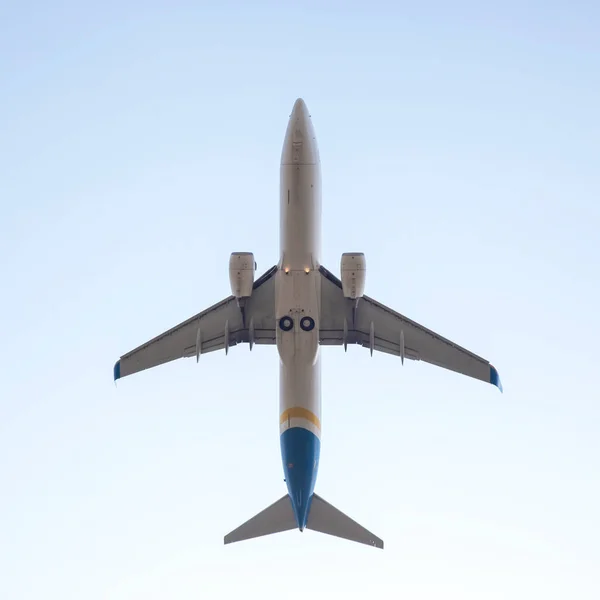 Avião Jacto Passageiros Voando Céu — Fotografia de Stock