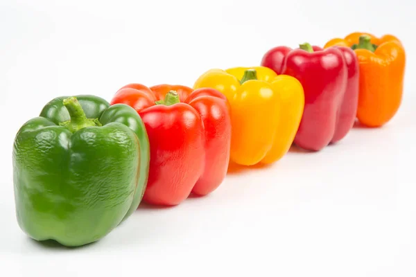 Gekleurde Paprika Een Witte Achtergrond Vitamine Voedsel — Stockfoto