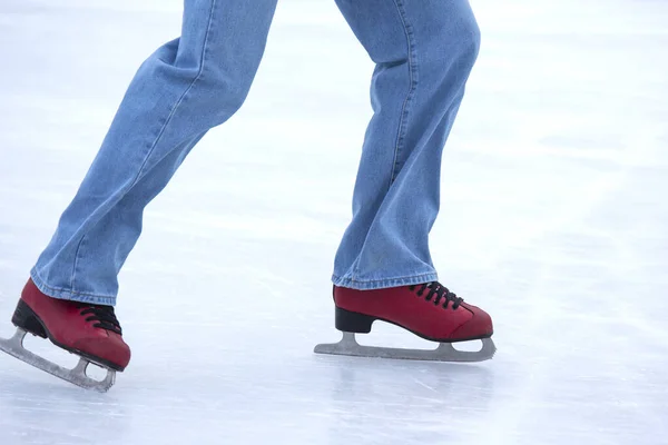 Feet Skates Person Rolling Ice Rink — Stock Photo, Image