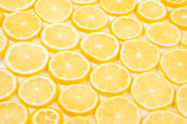 Narenciye, arka planda yarım limon.