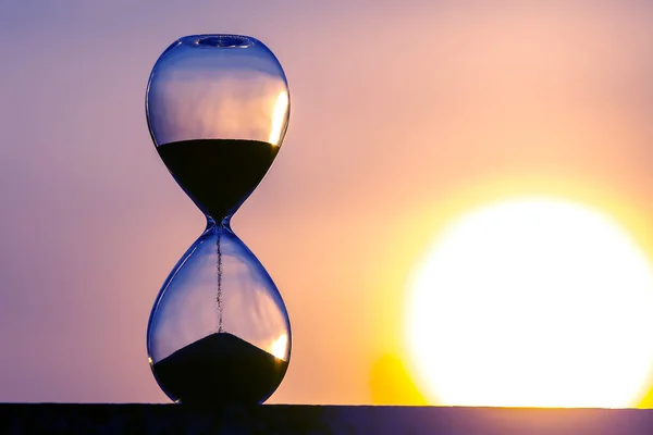 Песочные Часы Фоне Заката Ценность Времени Жизни Вечность — стоковое фото