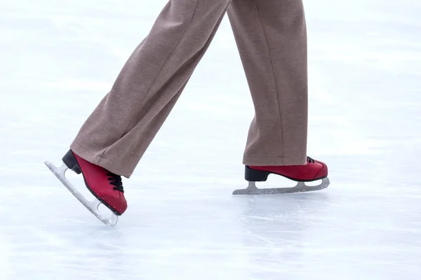 Buz Pateni Pistinde Ayaklar Kış Sporu Eğlence — Stok fotoğraf