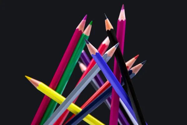 Színes Ceruzák Gyűjteménye Sötét Háttér Rajzolásához Eszköz Művészi Kreativitás Rajzolásához — Stock Fotó