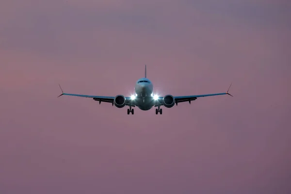 Avión Pasajeros Vuela Cielo Industria Del Transporte Aéreo — Foto de Stock