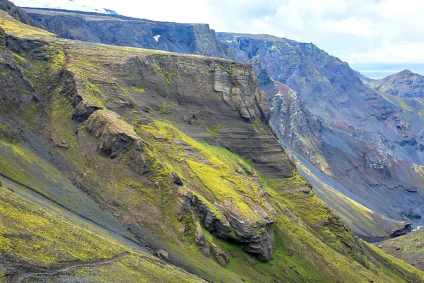 Contrasting Weather Mountainous Landscape Iceland — Zdjęcie stockowe